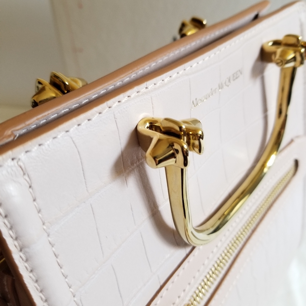 Alexander McQueen The Short Story Croc-Embossed Leather Crossbody Bag Pa… - Picture 11 of 16